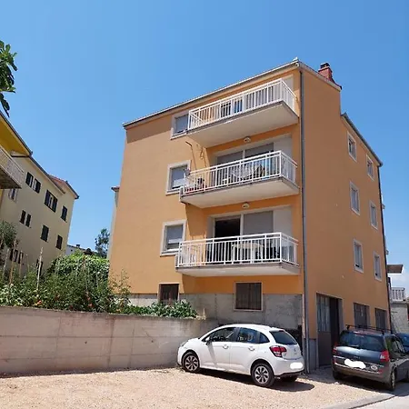 Lavandula Apartment *